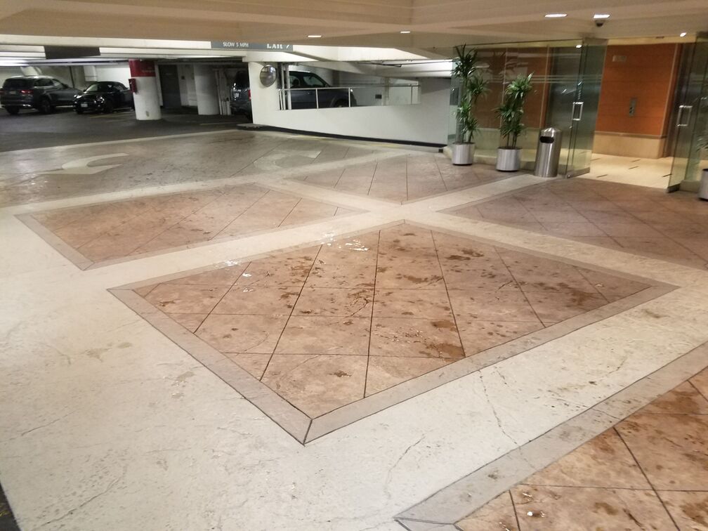 Commercial-Building-Entrance-in-Beverly-Hills